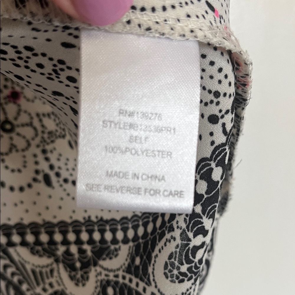 EUC | M | Elegant Black and Cream Women's Top - Picture 3 of 7